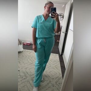 Aqua Figs scrub set size XL